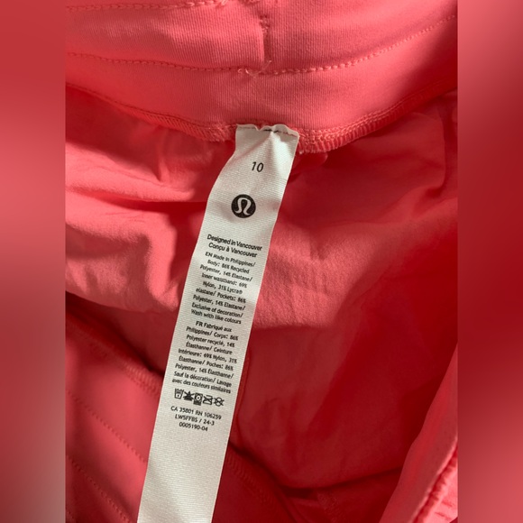 Lululemon Athletica Swift Mid-Rise Wide-Leg Pant Pink
Size 10 - Picture 6 of 6